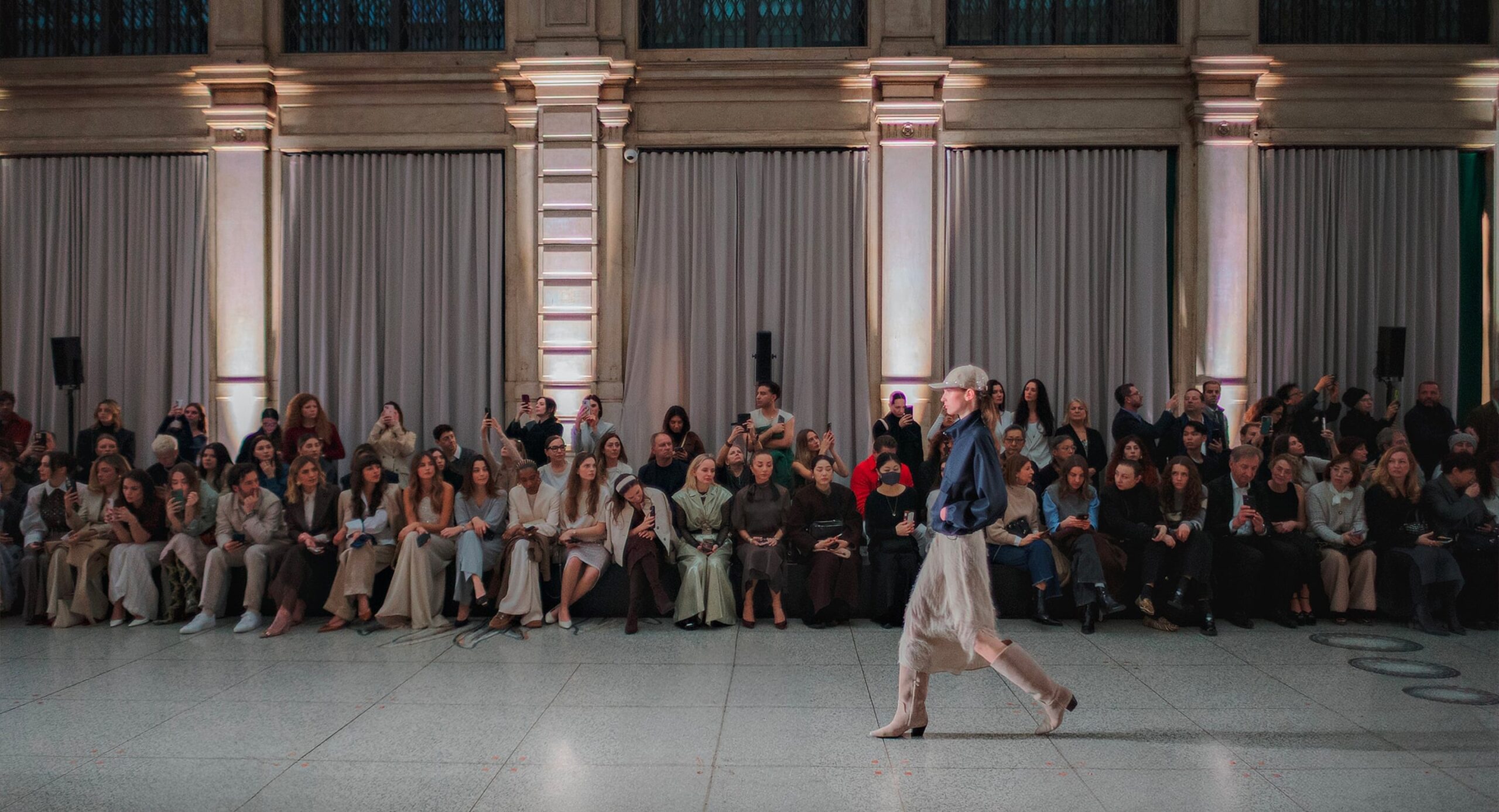 Cover image of Fashion show mfw FW