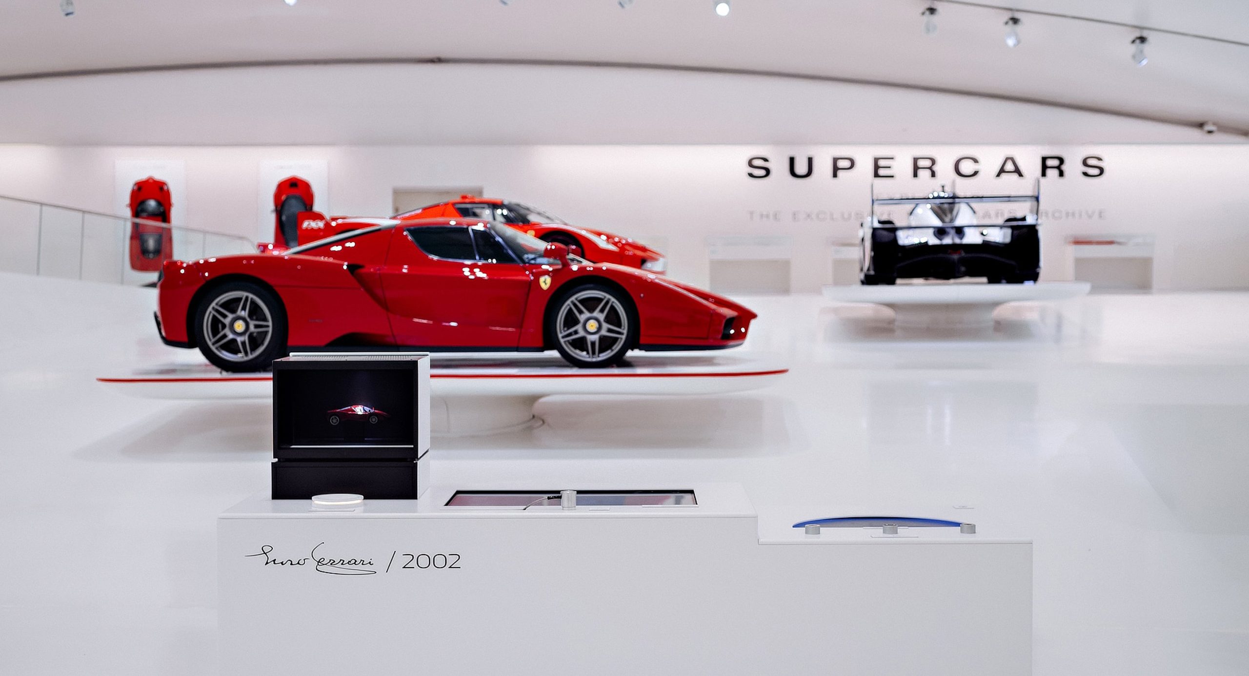 Cover image of “SUPERCARS” EXHIBITION